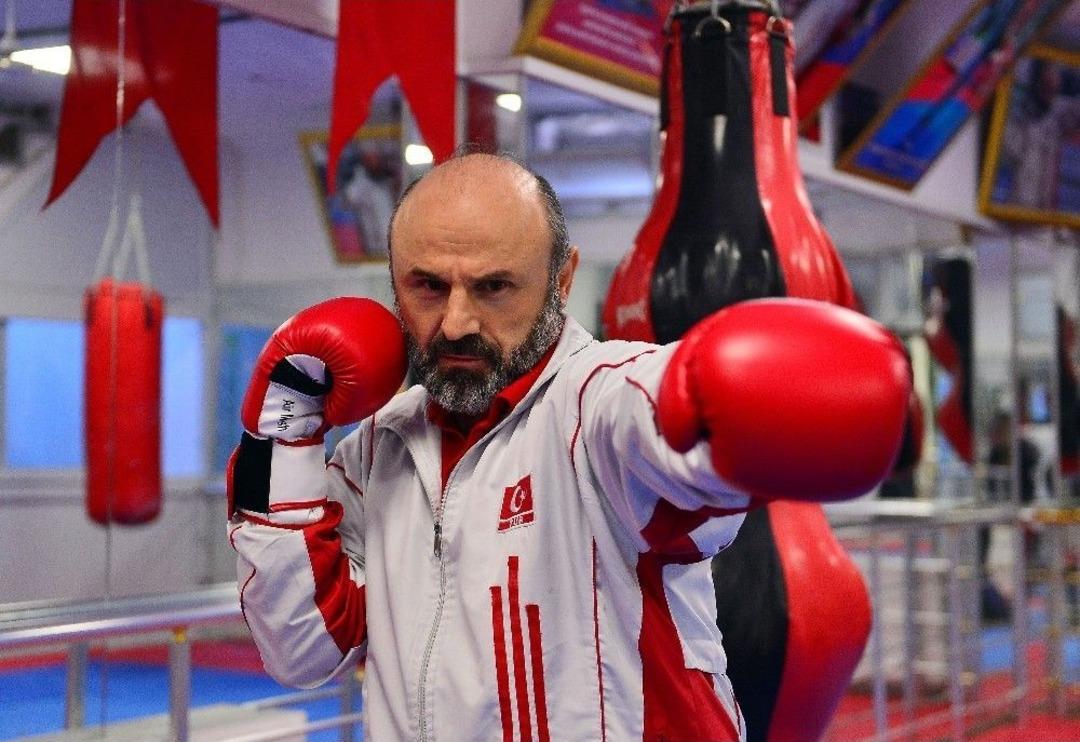 (&ouml;zel Haber) Sadık Oflu: &ldquo;başarı Yakalayabilmek İ&ccedil;in B&uuml;y&uuml;k Fedakarlıklar Yapılması Lazım&rdquo;