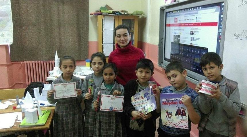 Dumlupınar&rsquo;da &Ouml;ğrencilere Ağız Ve Diş Sağlığı Taraması