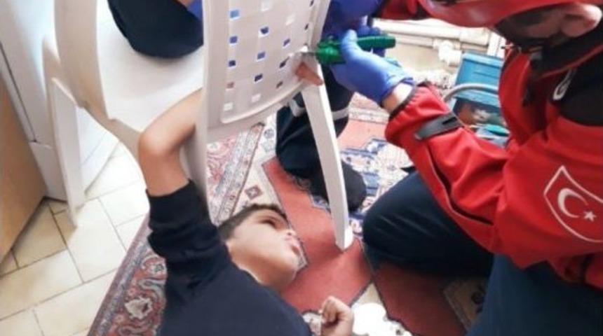 Sıkışan Parmağı İtfaiye Kurtardı