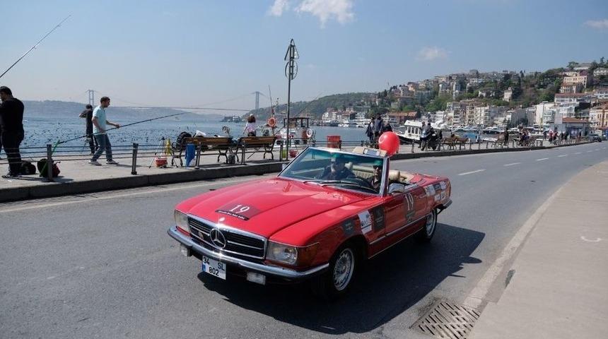 İstanbul Boğazı’nda Klasik Otomobil Geçidi