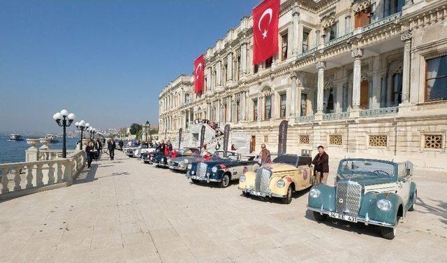 İstanbul Boğazı’nda Klasik Otomobil Geçidi