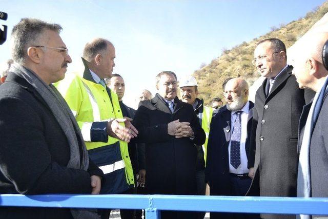 Bakan Eroğlu, Çetin Barajı’nda İncelemelerde Bulundu