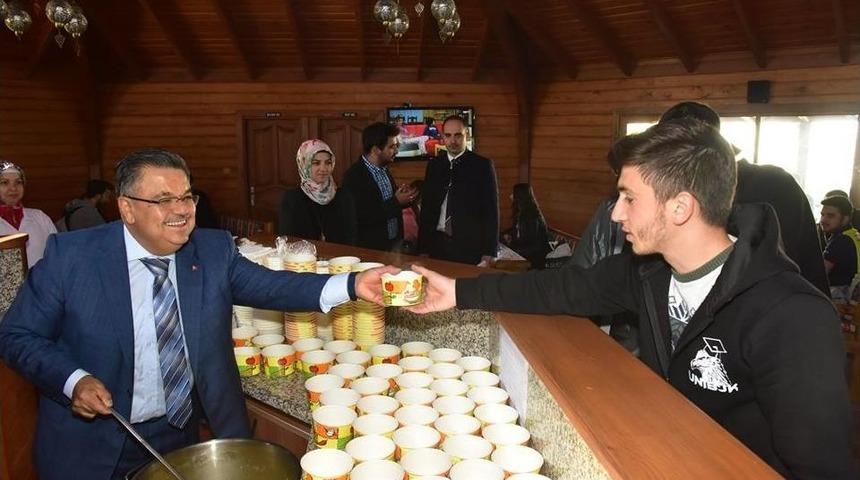 Başkan Yağcı&rsquo;dan &Ouml;ğrencilere &Ccedil;orba İkramı
