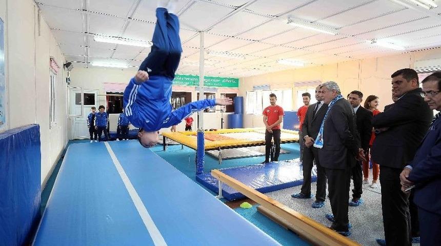 Başkan Karaosmanoğlu, &ldquo;spor Sağlıklı Yaşamın En &Ouml;nemli Aracıdır&rdquo;