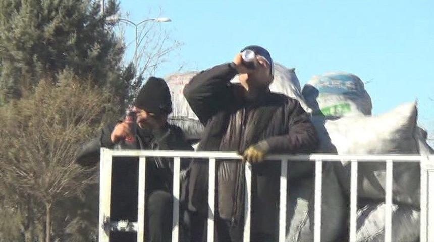 Kamyonet Kasasında Tehlikeli Yolculuk