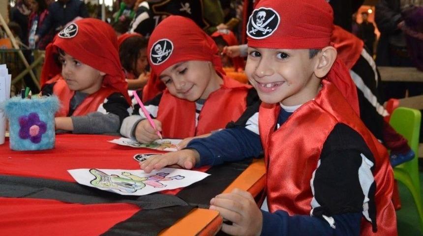 K&uuml;&ccedil;&uuml;k Korsanlar Hazine Peşinde