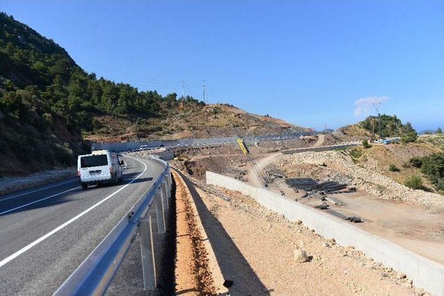 Antalya-kumluca Yolu Ulaşıma Açıldı