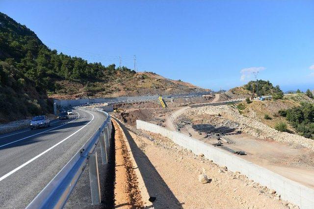 Antalya-kumluca Yolu Ulaşıma Açıldı