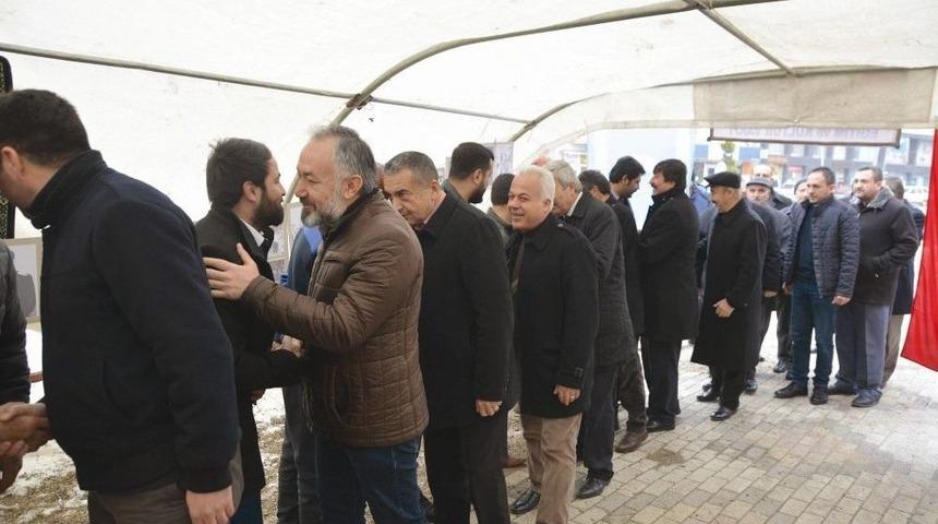 Başkan Şahiner Fotoğraf Sergisini Gezdi