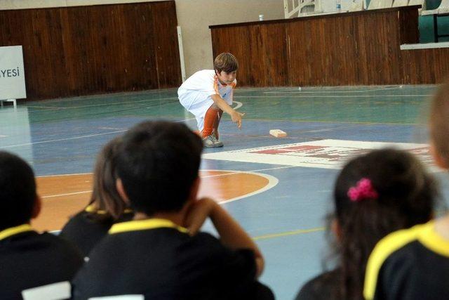 Antalya’da Geleneksel Çocuk Oyunları Ligi Başladı