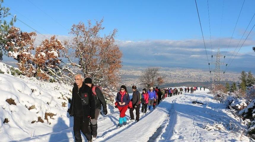 Karlı Dağlarda 16 Kilometre Y&uuml;r&uuml;d&uuml;ler