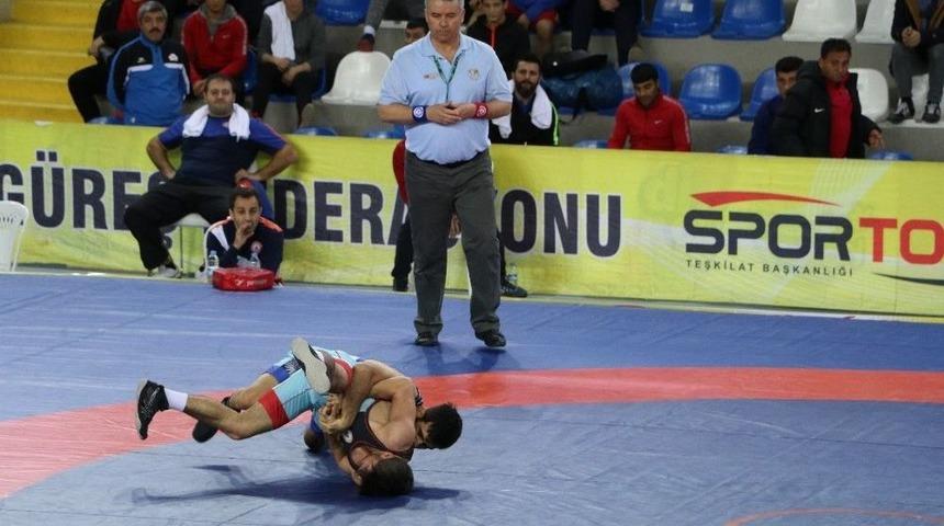 B&uuml;y&uuml;k Erkekler Grekoromen G&uuml;reş T&uuml;rkiye Şampiyonası Bug&uuml;n Rize&rsquo;de Başladı