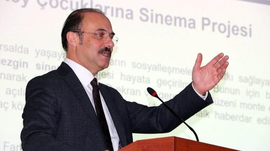 Vali Yurtna&ccedil;, Projeler Hakkında Bilgi Verdi