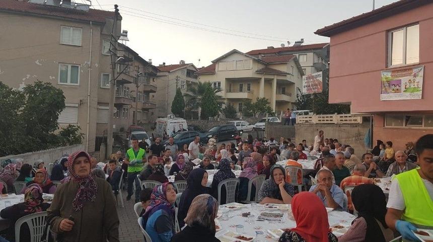 Devrek Belediyesi Sokak İftarında Vatandaşlar Bir Araya Geldi