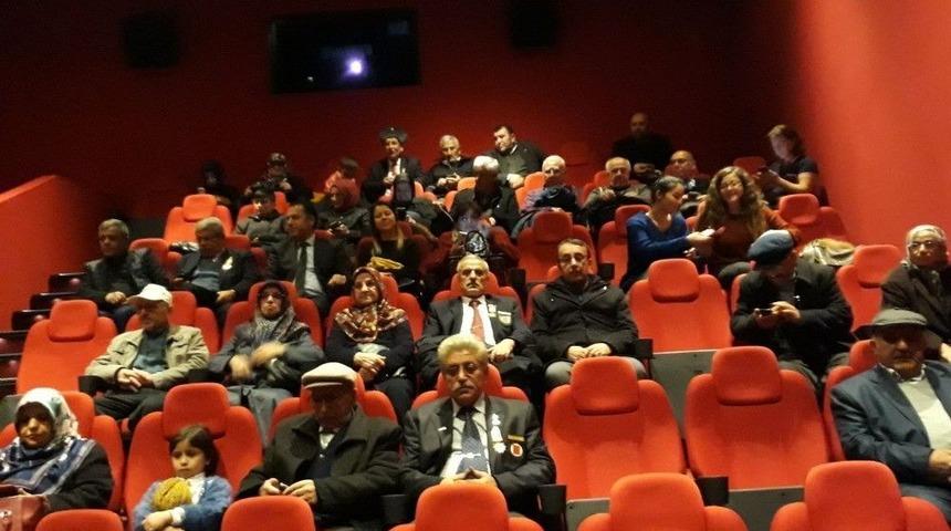 Niksar&rsquo;da Şehit Ve Gazi Yakınları &rsquo;ayla&rsquo; Filmini İzledi