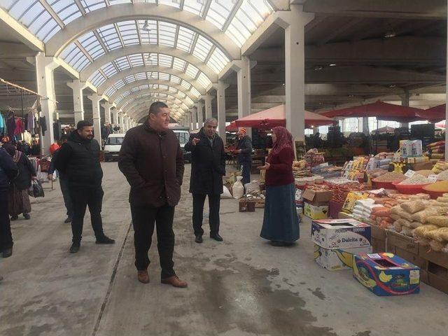 Başkan Tekin, Pazarcı Esnafının Dertlerini Dinledi