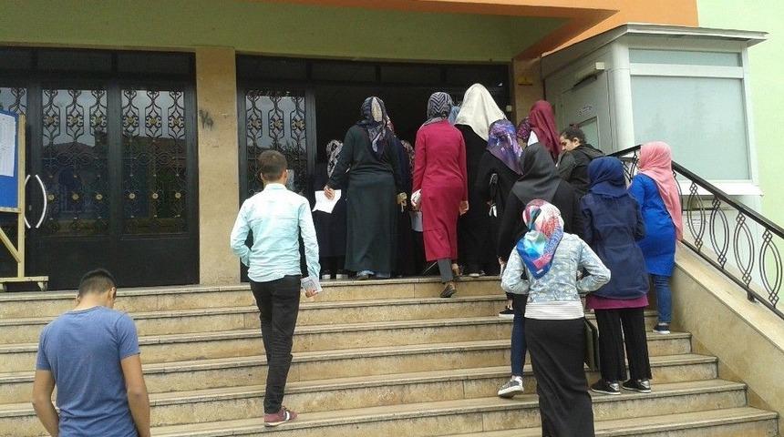 A&ccedil;ık Lise &Ouml;ğrencileri Telafi Sınavına Girdi