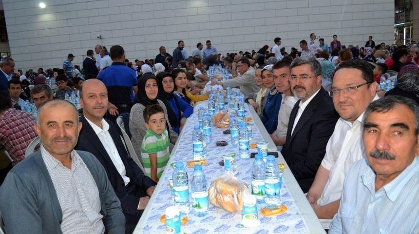 Şuhut Belediyesinden Halk İftarı