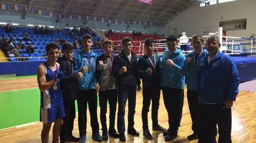 Kağıtsporlu Boks&ouml;rler Madalyaları Topladı