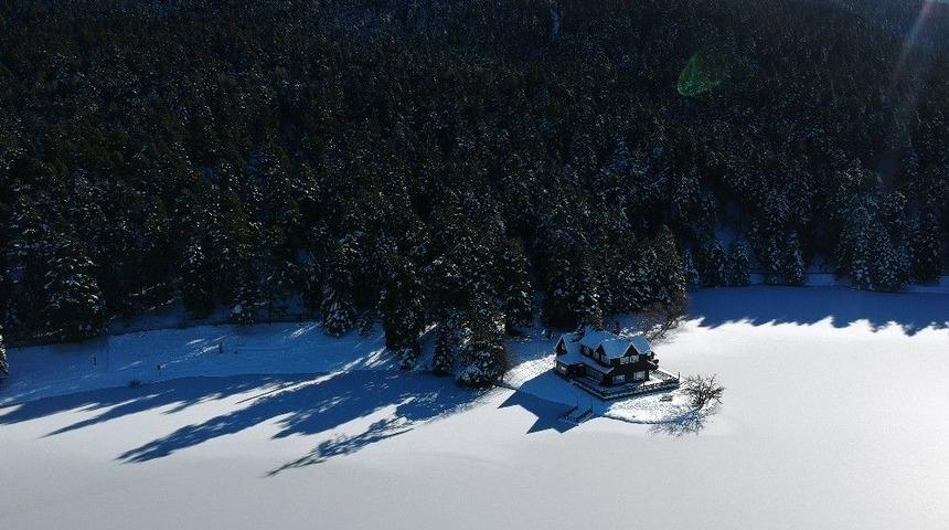 Doğa Harikası Abant Ve G&ouml;lc&uuml;k&rsquo;&uuml;n Havadan G&ouml;r&uuml;nt&uuml;s&uuml; B&uuml;y&uuml;ledi