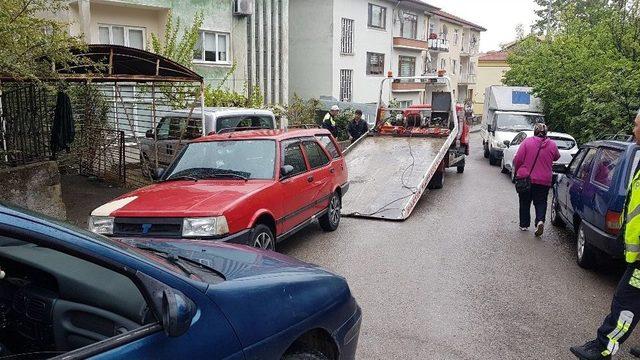 Bartın’da Trafik Kurallarına Uymayan Araçlar Çekici İle Kaldırılıyor