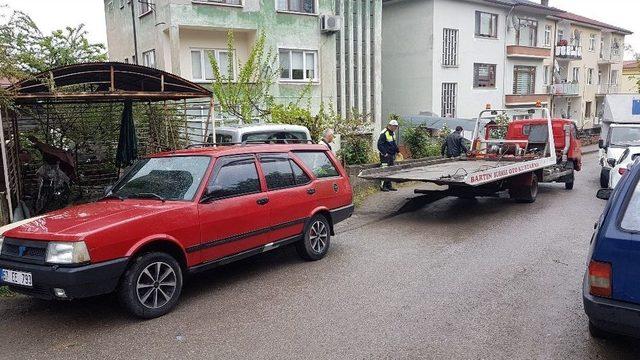 Bartın’da Trafik Kurallarına Uymayan Araçlar Çekici İle Kaldırılıyor