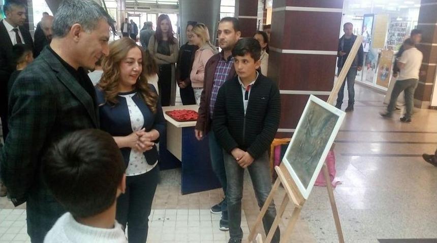 Tatvan&rsquo;da Resim Sergisi A&ccedil;ıldı