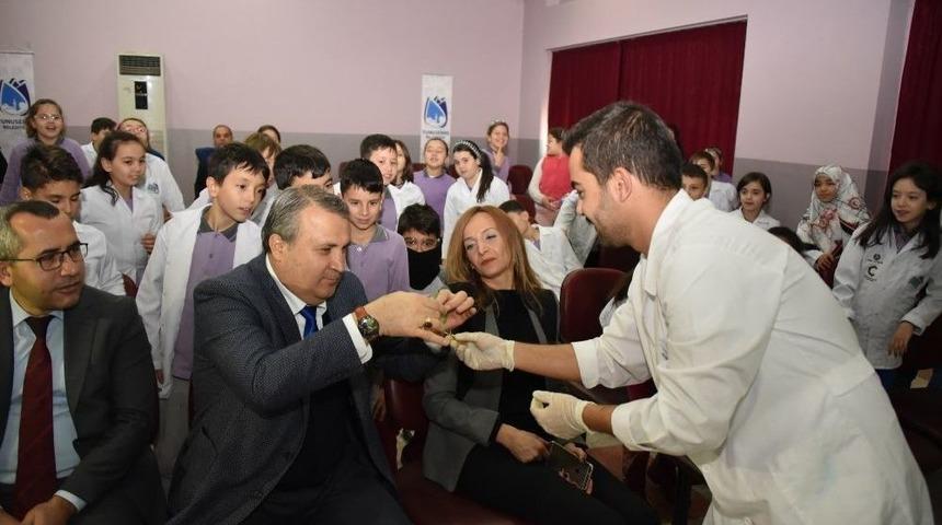 Başkan &Ccedil;er&ccedil;i &Ouml;ğrencilerle Birlikte Deney Yaptı