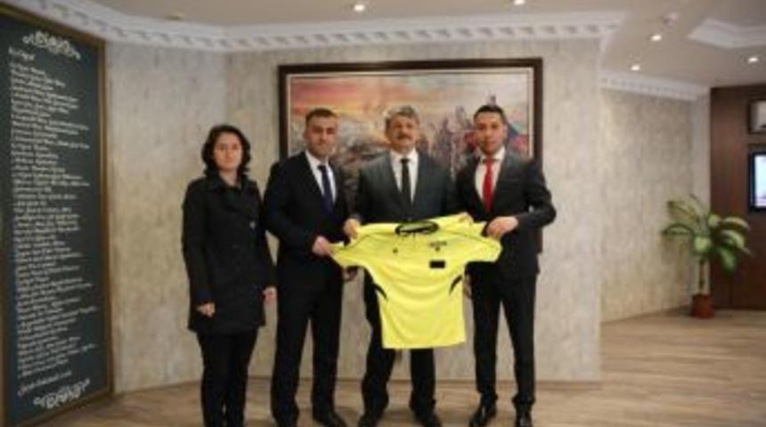 Futbol Hakemleri Derneğinden Başkan Akın&rsquo;a Ziyaret