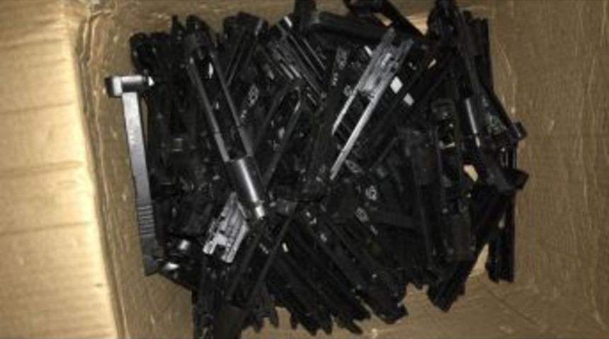 U.s.a İbareli 219 Adet Tabanca &Uuml;st Kapağı Ele Ge&ccedil;irildi