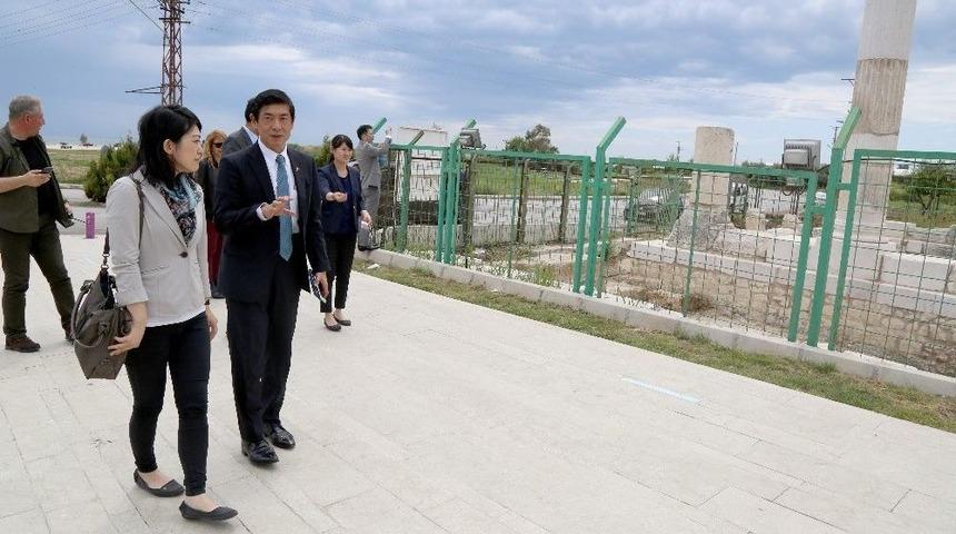 Japon B&uuml;y&uuml;kel&ccedil;i Miyajima Mezitli&rsquo;yi Gezdi