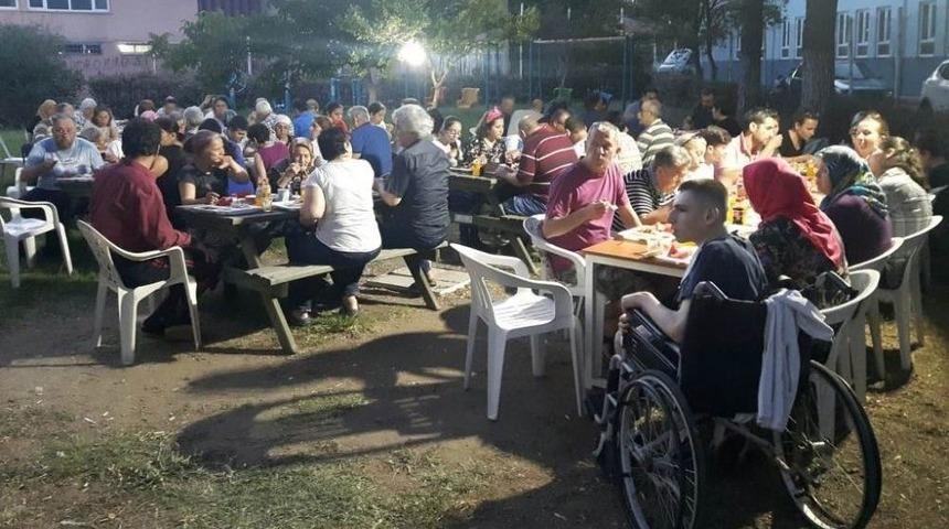 Ayvalık&rsquo;ta Engellilerden Geleneksel İftar