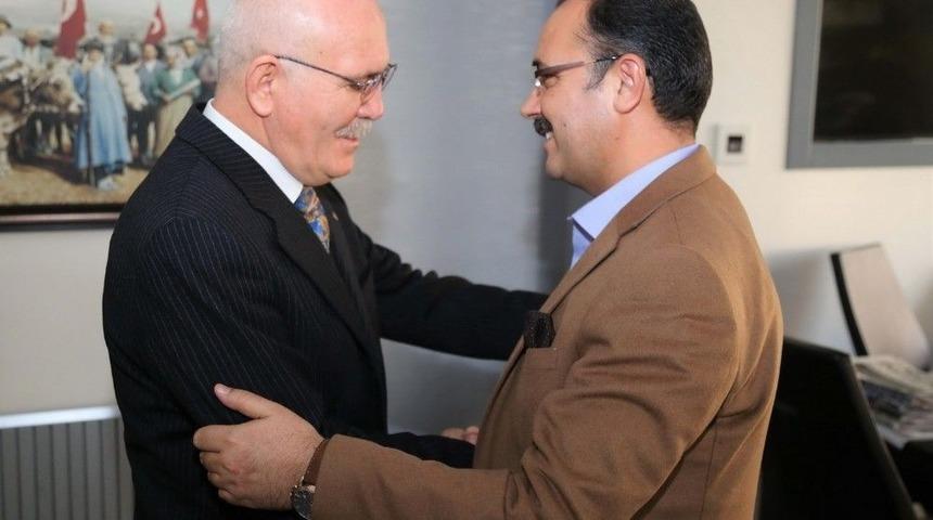 Rekt&ouml;r Savaş&rsquo;tan Başkan Cahan&rsquo;a Ziyaret