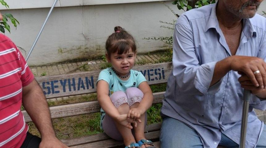 Eşini Motosikletten D&uuml;ş&uuml;r&uuml;p, 5 Yerinden Bı&ccedil;akladı