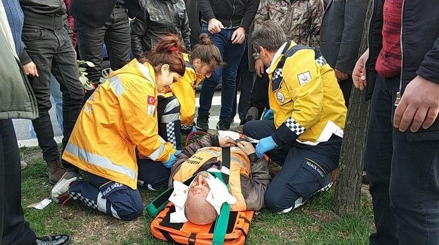 Minib&uuml;s&uuml;n &Ccedil;arptığı Yaya Hastanelik Oldu