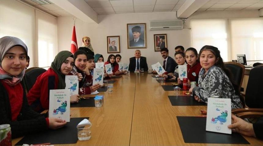 Muş Valiliğinde Okuma Etkinliği