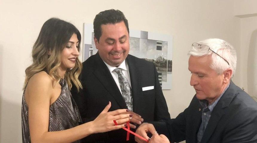 &Uuml;nl&uuml; Gazeteci Serhan T&uuml;rk İle Diş Hekimi Yrd.do&ccedil;.dr Berna Kayık&ccedil;ı Evliğe İlk Adımını Attılar