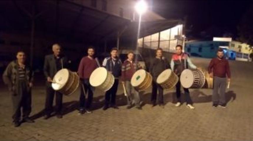 Ramazan’ın Son Gününde Davul Şov