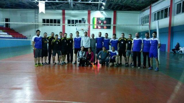 Kurumlar Arası Voleybol Turnuvası Finalleri Yapıldı