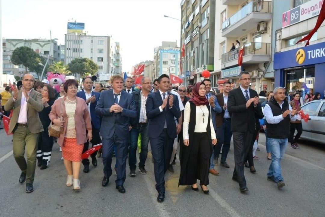 Aliağa&rsquo;da &Ccedil;ocuk Festivali Ş&ouml;len Havasında Başladı