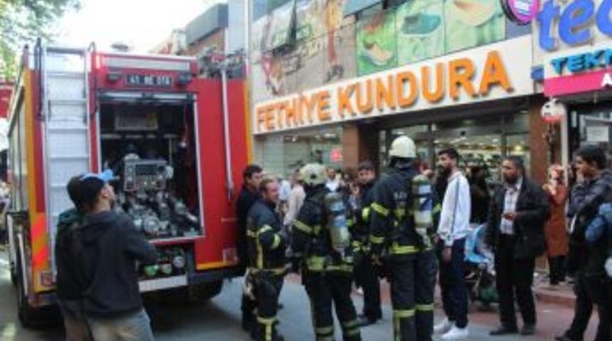 Elektrik Kontağındaki Kısa Devre İtfaiyeyi Harekete Ge&ccedil;irdi