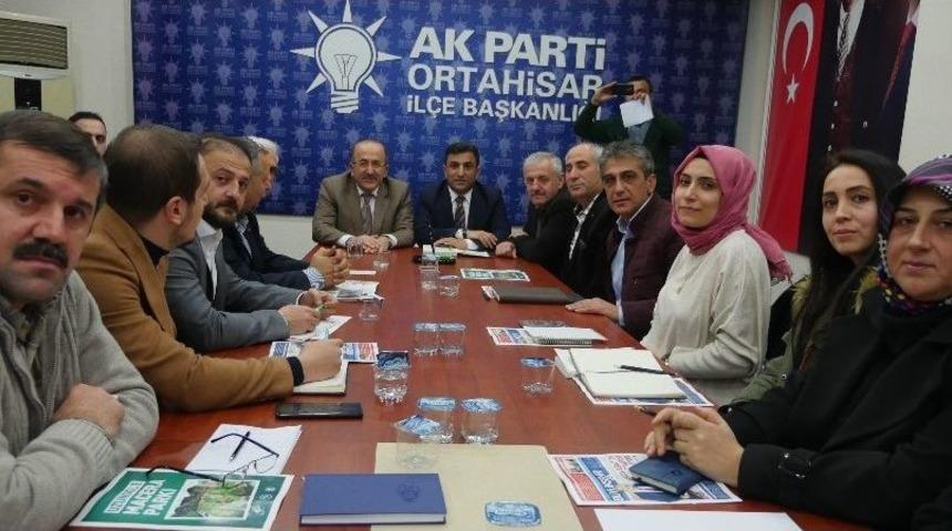 Başkan G&uuml;mr&uuml;k&ccedil;&uuml;oğlu Ak Parti Ortahisar İl&ccedil;e Teşkilatı İle Buluştu