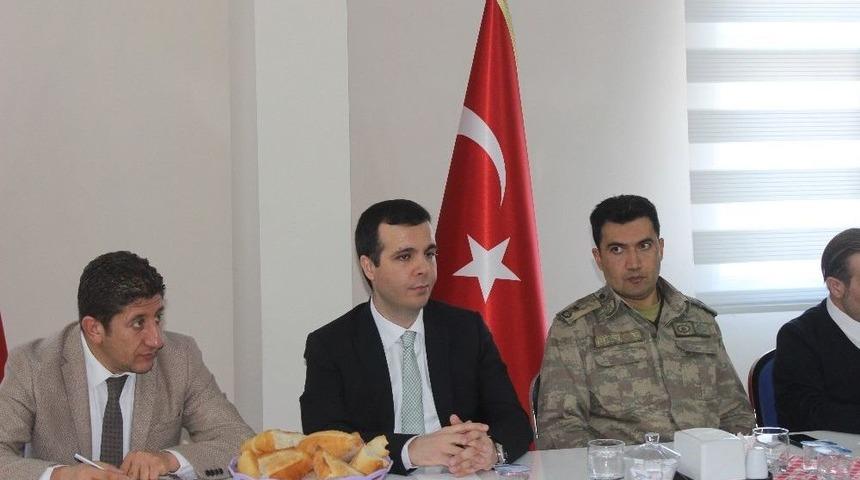 Kaymakam Vardar Esnalarla Bir Araya Geldi