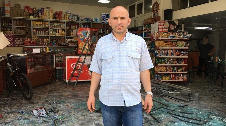 (&ouml;zel) Kağıthane&rsquo;de D&uuml;kkana Dalan Aracın 2 Kişiyi Altına Alması Kamerada