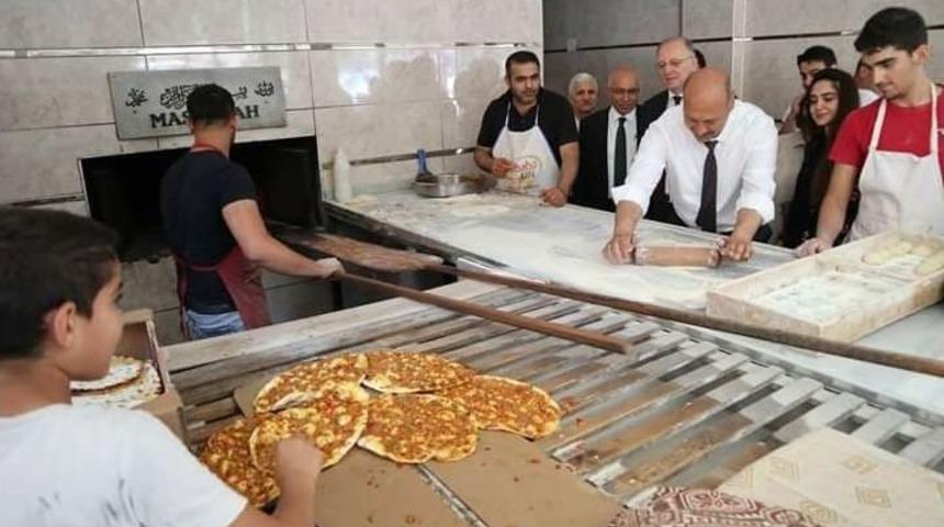 Milletvekili Adayı Marifetlerini Sergiledi G&uuml;c&uuml;n&uuml; G&ouml;sterdi