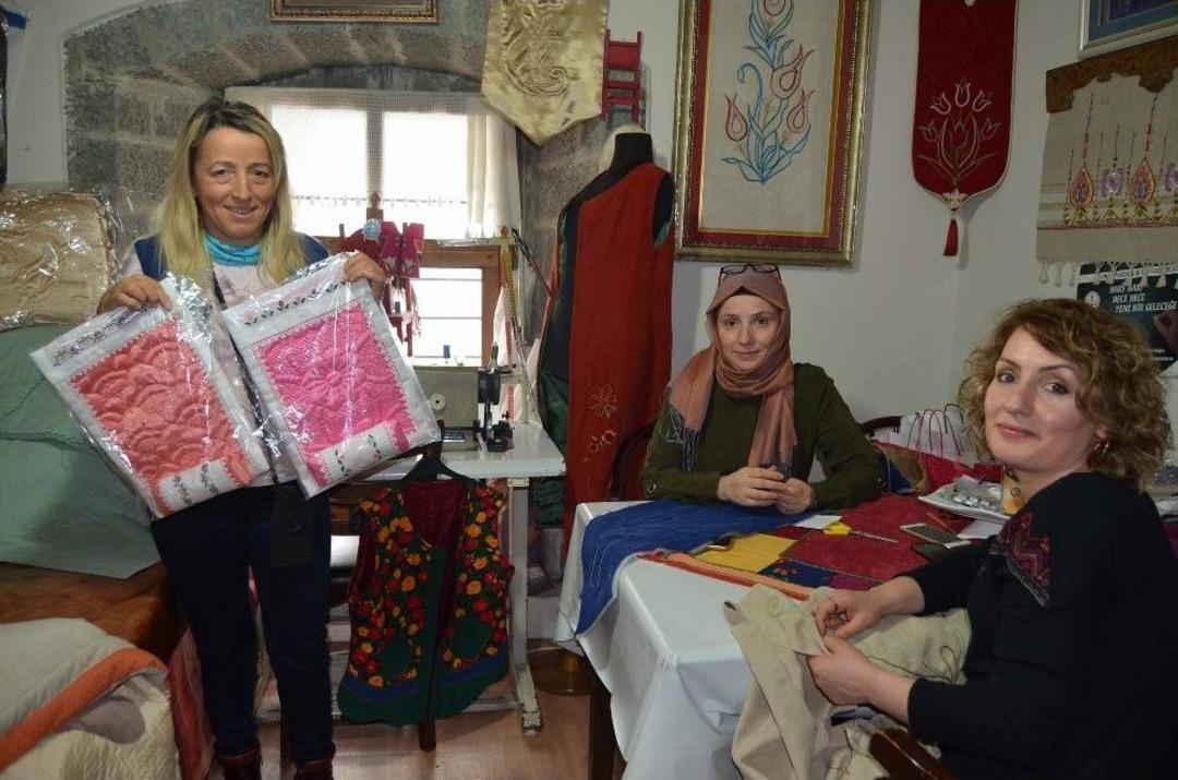 T&uuml;rkiye&rsquo;de İlk Kez Trabzon&rsquo;da Elbiselere İşlenmeye Başlandı