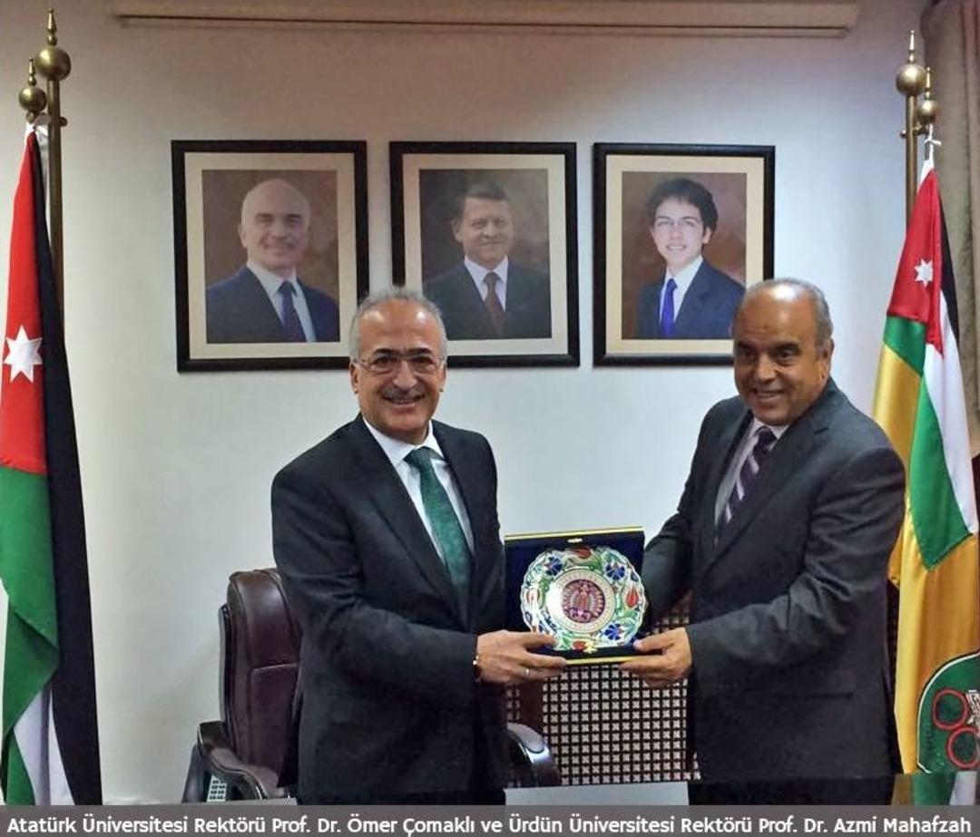 Rekt&ouml;r &Ccedil;omaklı &Uuml;rd&uuml;n&rsquo;de