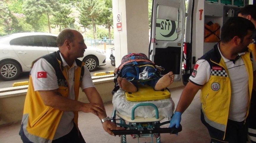 Trafik Kazasında Aynı Aileden 5 Kişi Yaralandı