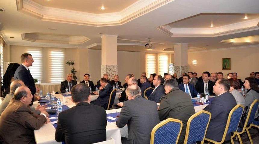 Vali B&uuml;y&uuml;kakın İl İdare Şube Başkanları Ve İl&ccedil;e Kaymakamları İle Bir Araya Geldi