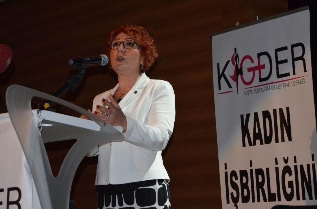 Kigder&rsquo;in Muhteşem Nostalji Konseri Kadınlara &Uuml;mit Oldu